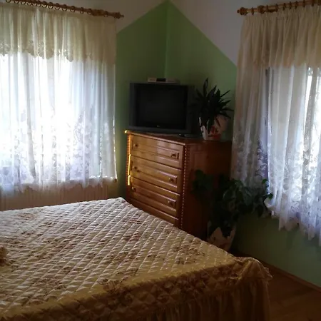 къща под наем Petrova