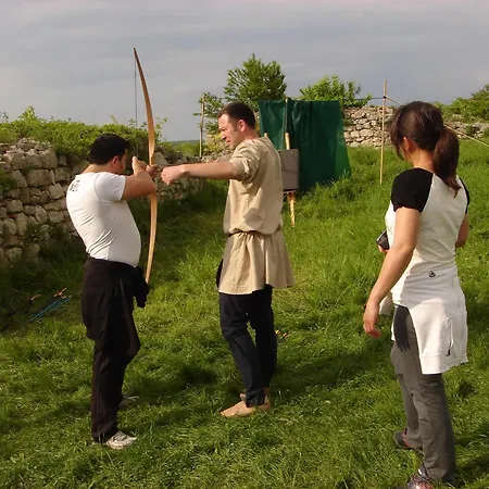 къща под наем Petrova